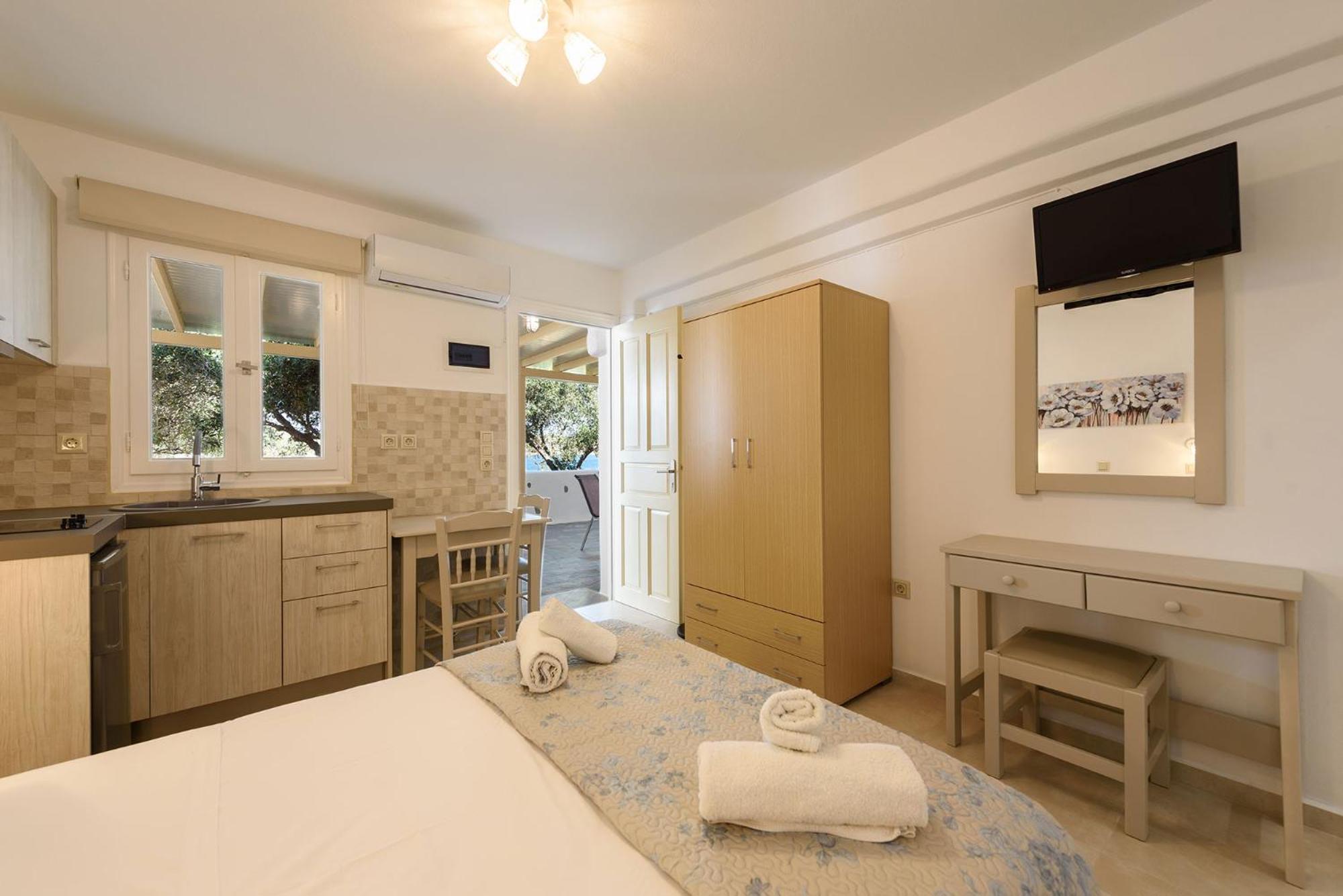 Sea Breeze Studios Paros II Aliki  Exterior photo